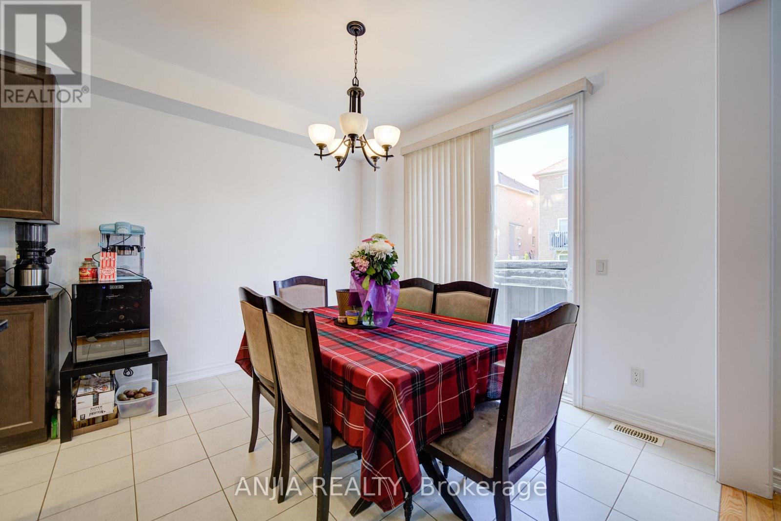 377 Busato Drive, Whitchurch-Stouffville, Ontario  L4A 4V1 - Photo 22 - N13116358