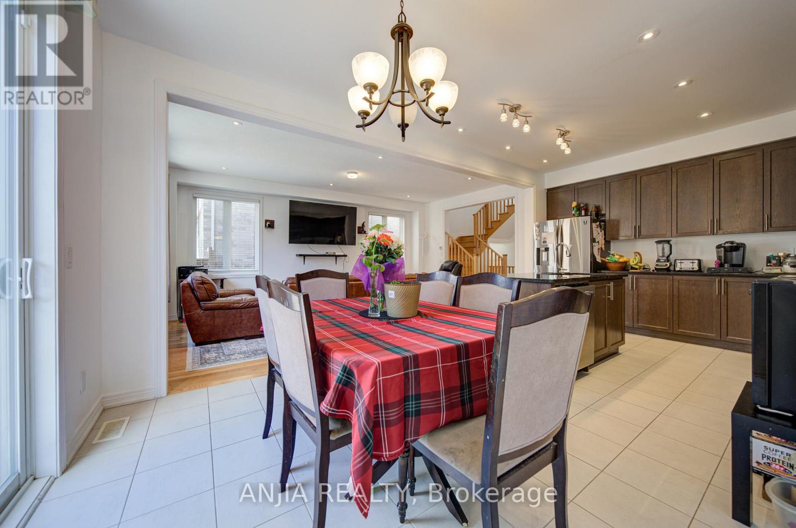 377 Busato Drive, Whitchurch-Stouffville, Ontario  L4A 4V1 - Photo 23 - N13116358