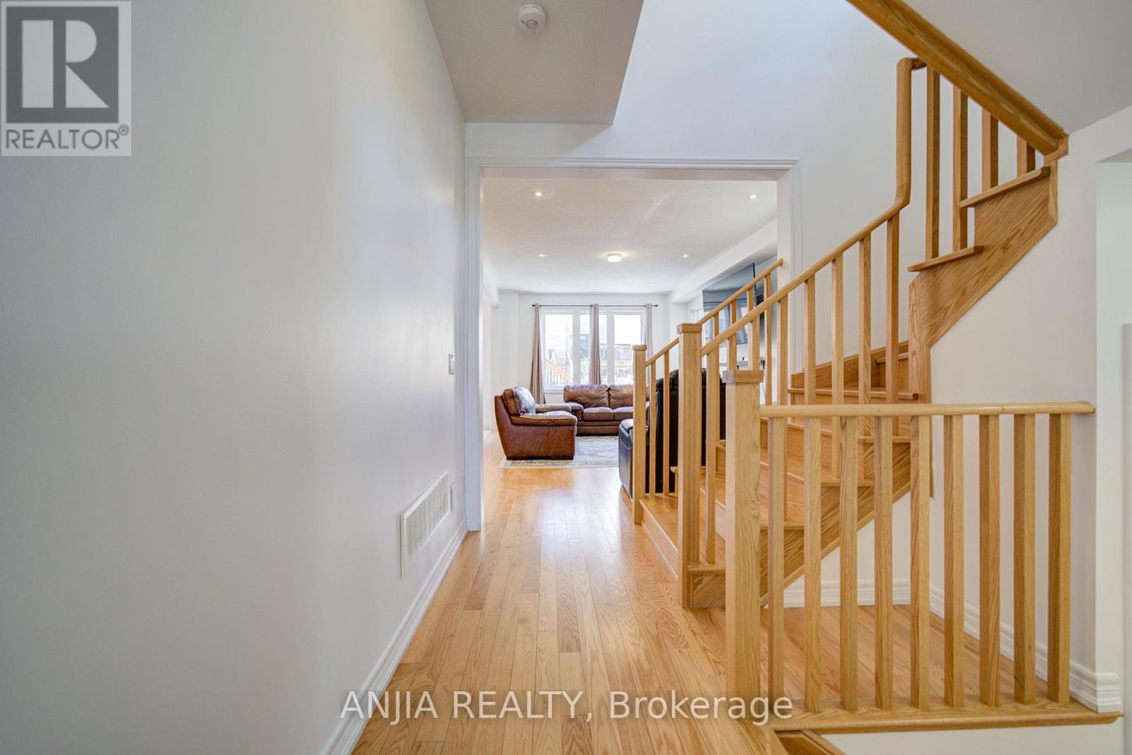 377 Busato Drive, Whitchurch-Stouffville, Ontario  L4A 4V1 - Photo 7 - N13116358