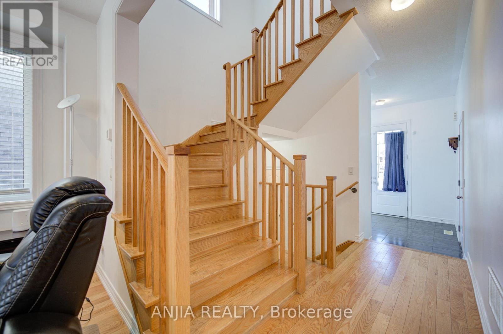 377 Busato Drive, Whitchurch-Stouffville, Ontario  L4A 4V1 - Photo 9 - N13116358