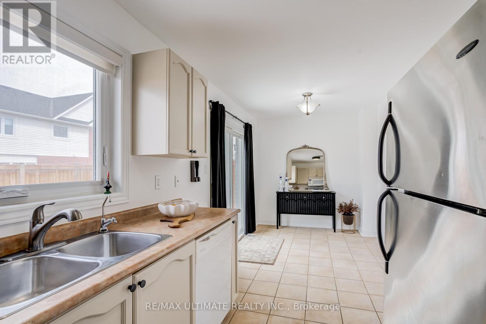 94 Thrushwood Drive, Barrie, Ontario  L4N 0Z1 - Photo 11 - S13115992