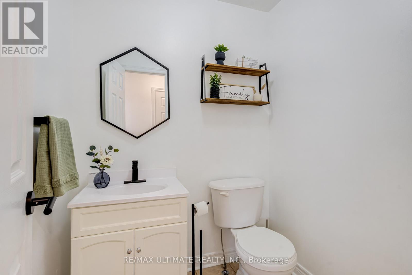 94 Thrushwood Drive, Barrie, Ontario  L4N 0Z1 - Photo 13 - S13115992