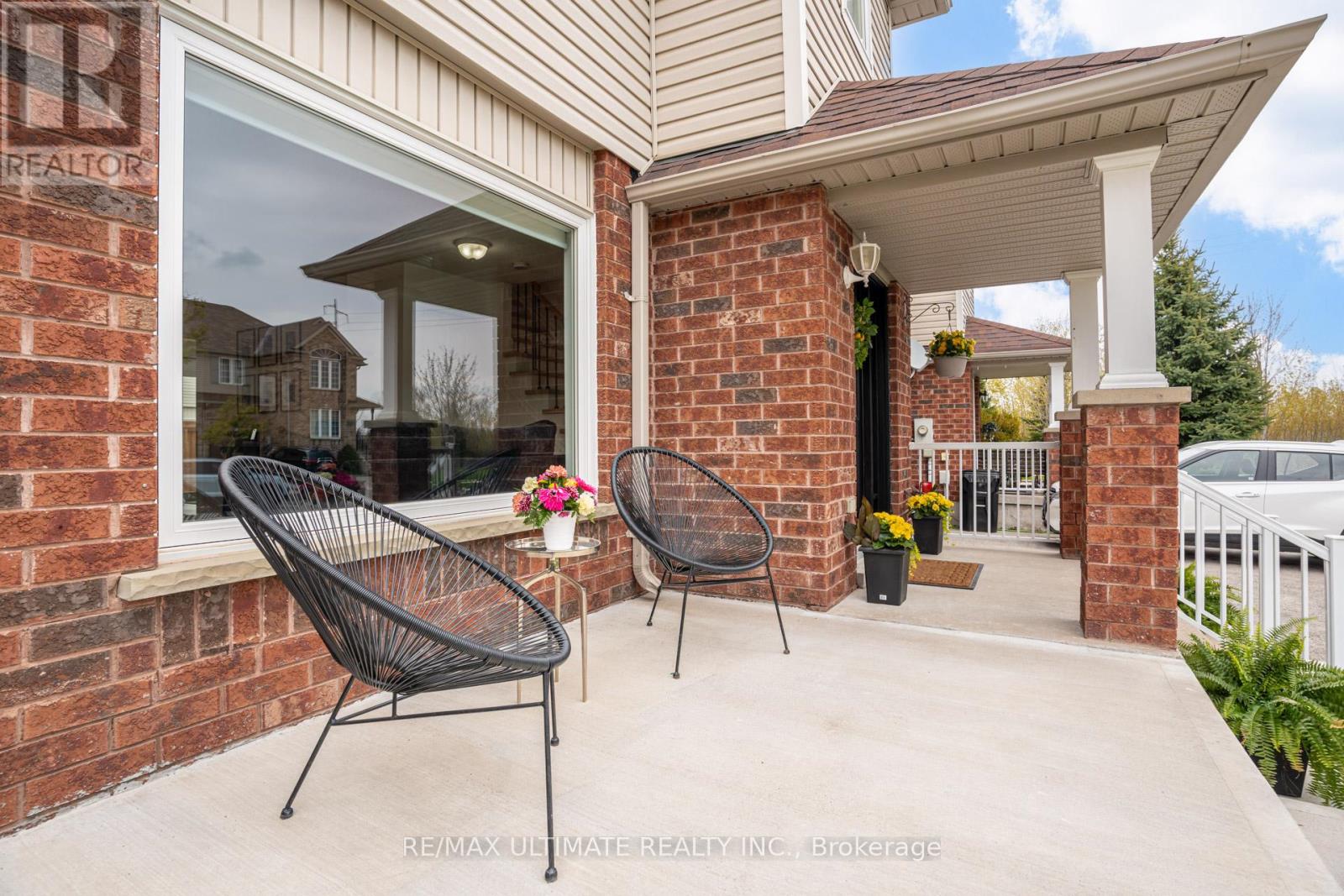 94 Thrushwood Drive, Barrie, Ontario  L4N 0Z1 - Photo 3 - S13115992