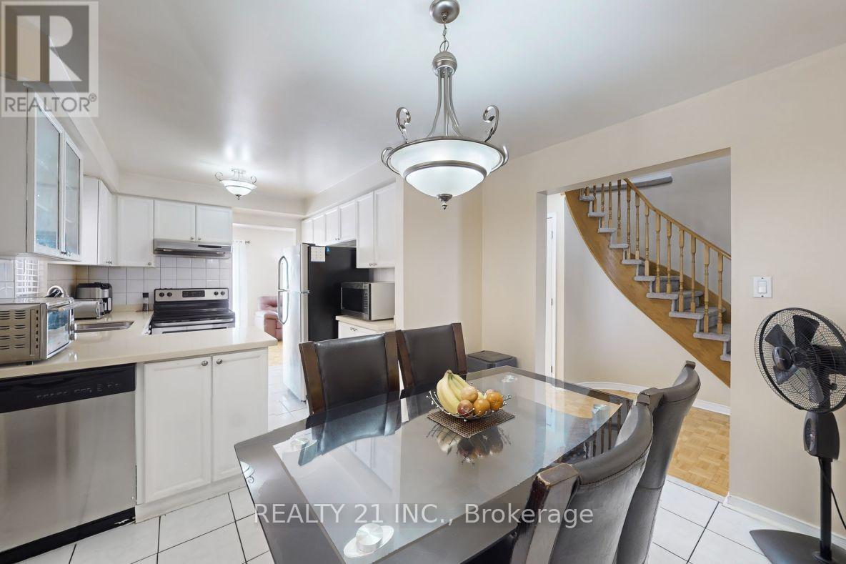 11 Iles Street W, Ajax, Ontario  L1T 3V4 - Photo 12 - E13074814