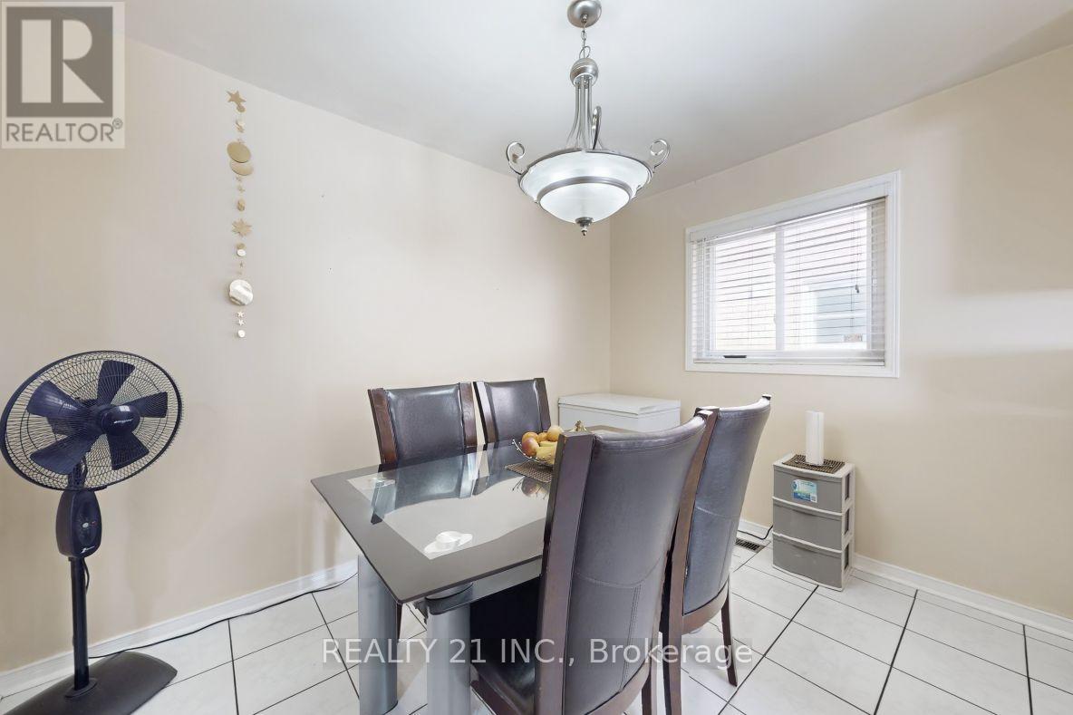 11 Iles Street W, Ajax, Ontario  L1T 3V4 - Photo 11 - E13074814