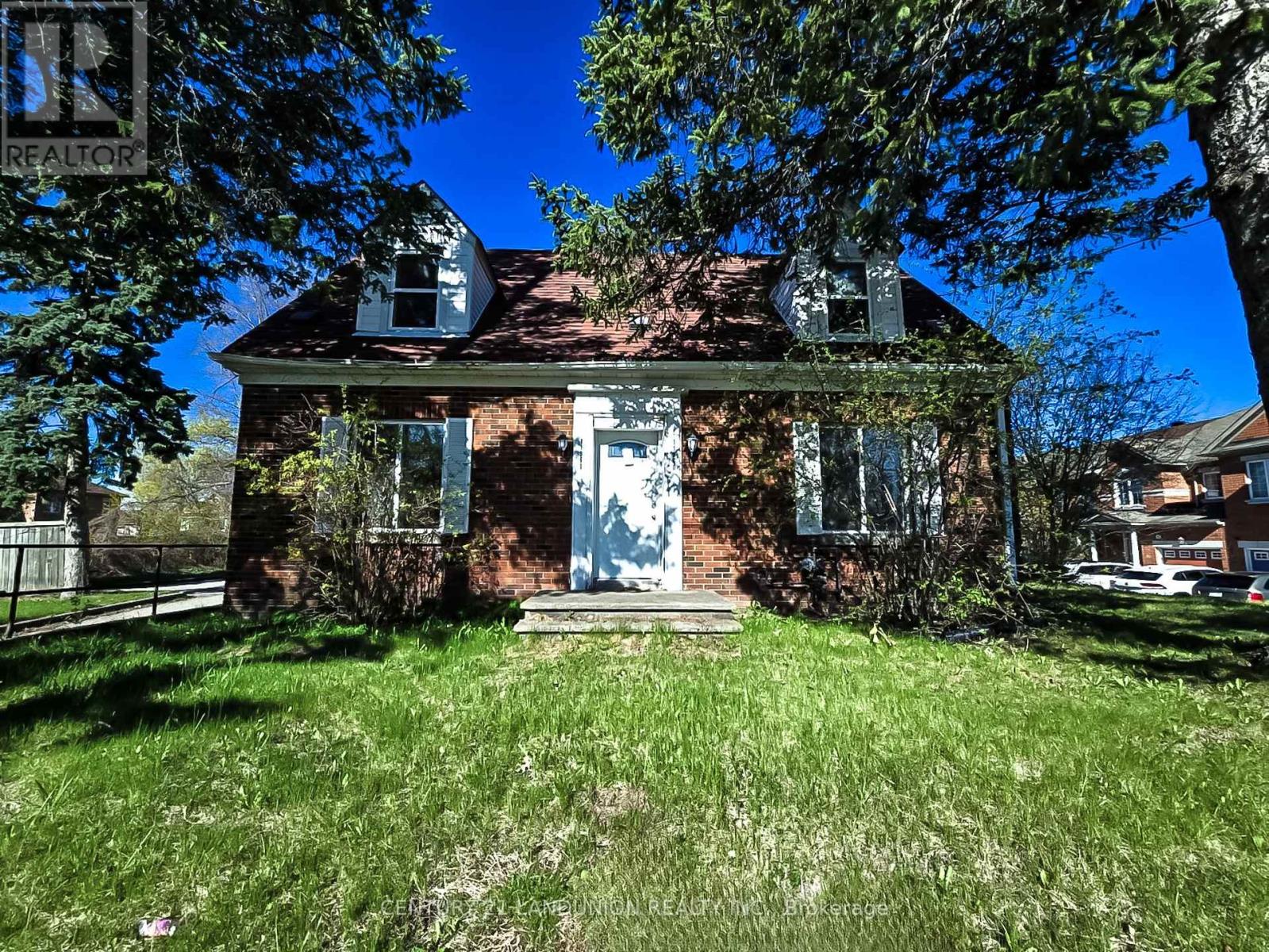 11960 YONGE STREET, Richmond Hill, Ontario