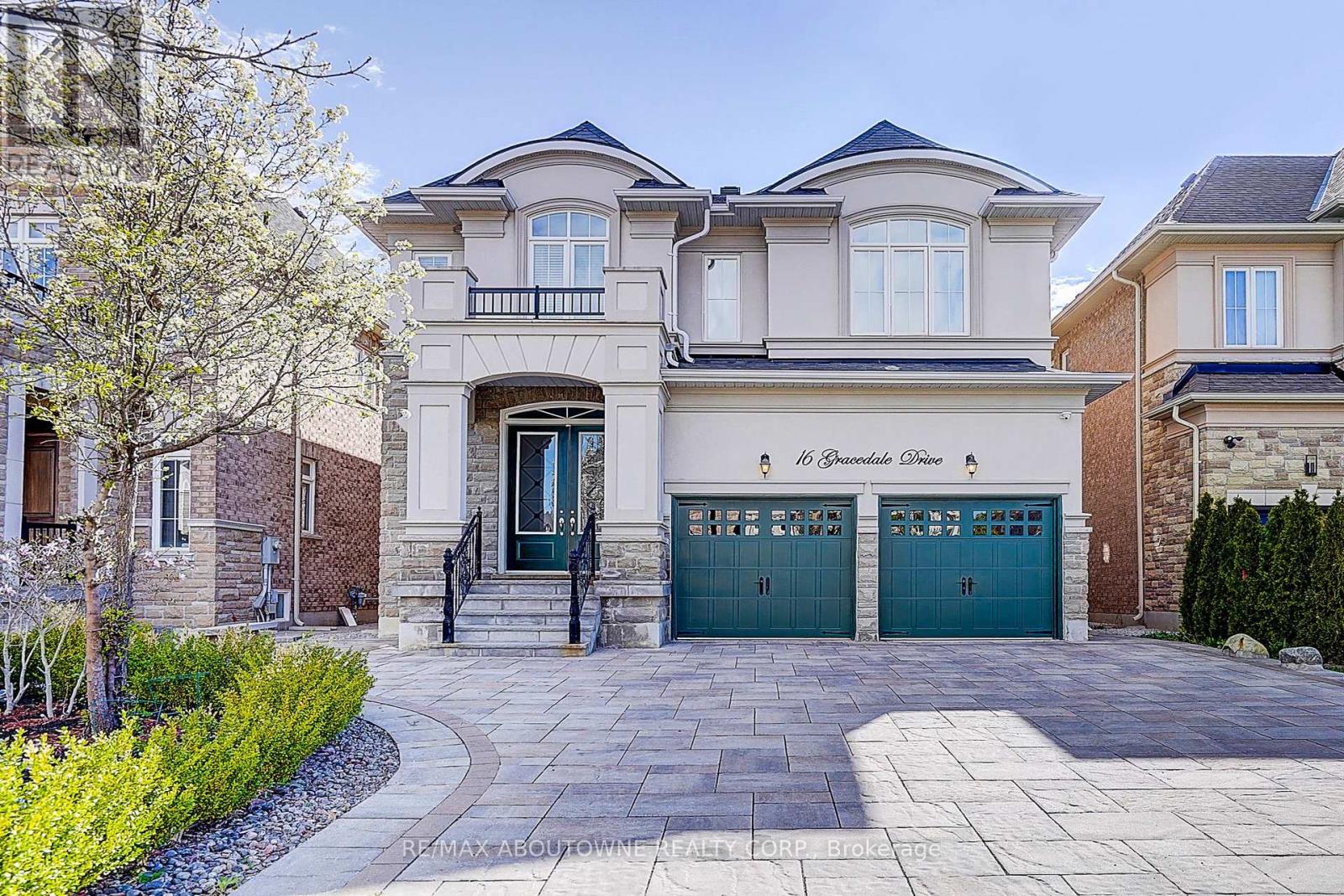16 GRACEDALE DRIVE, Richmond Hill, Ontario