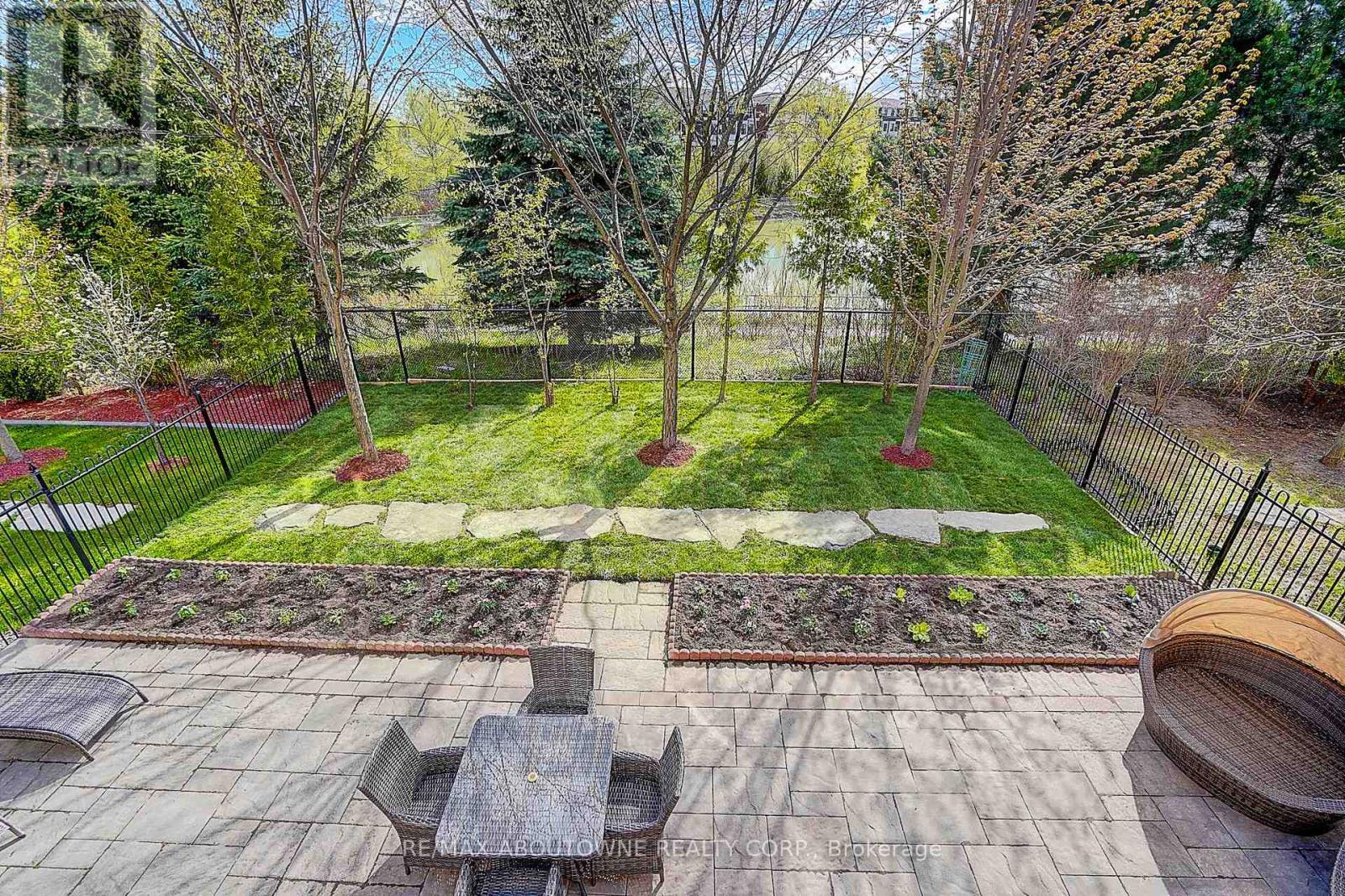 16 Gracedale Drive, Richmond Hill, Ontario  L4C 0Y3 - Photo 48 - N13114072