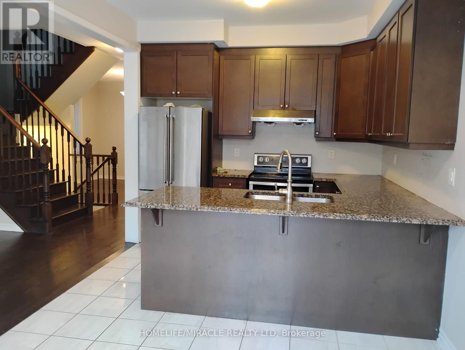 106 Benhurst Crescent, Brampton, Ontario  L7A 5A5 - Photo 7 - W13101924