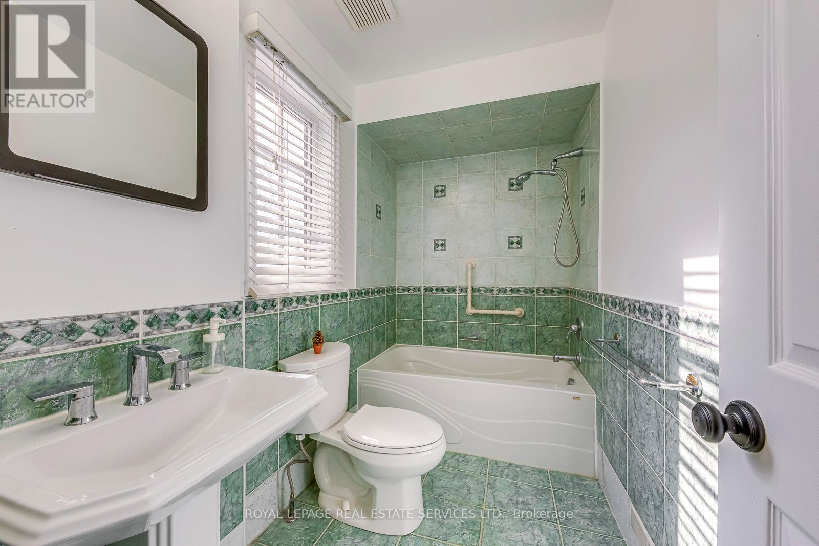 1462 Grand Boulevard, Oakville, Ontario  L6H 3E6 - Photo 21 - W13109216