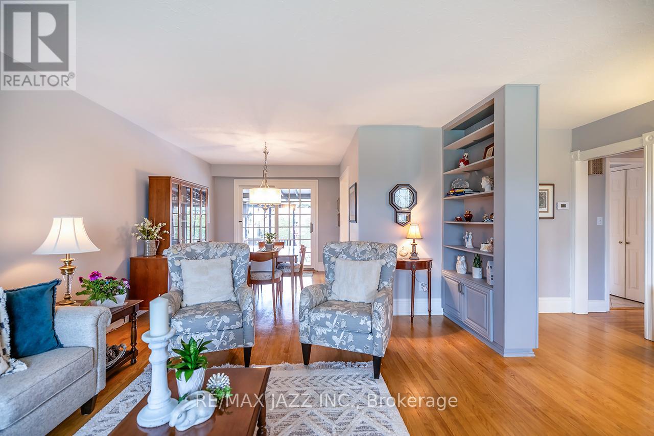 422 Glenalan Avenue, Oshawa, Ontario  L1J 3L1 - Photo 11 - E13115930