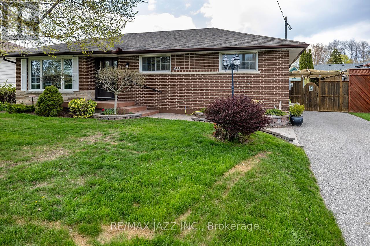 422 Glenalan Avenue, Oshawa, Ontario  L1J 3L1 - Photo 3 - E13115930