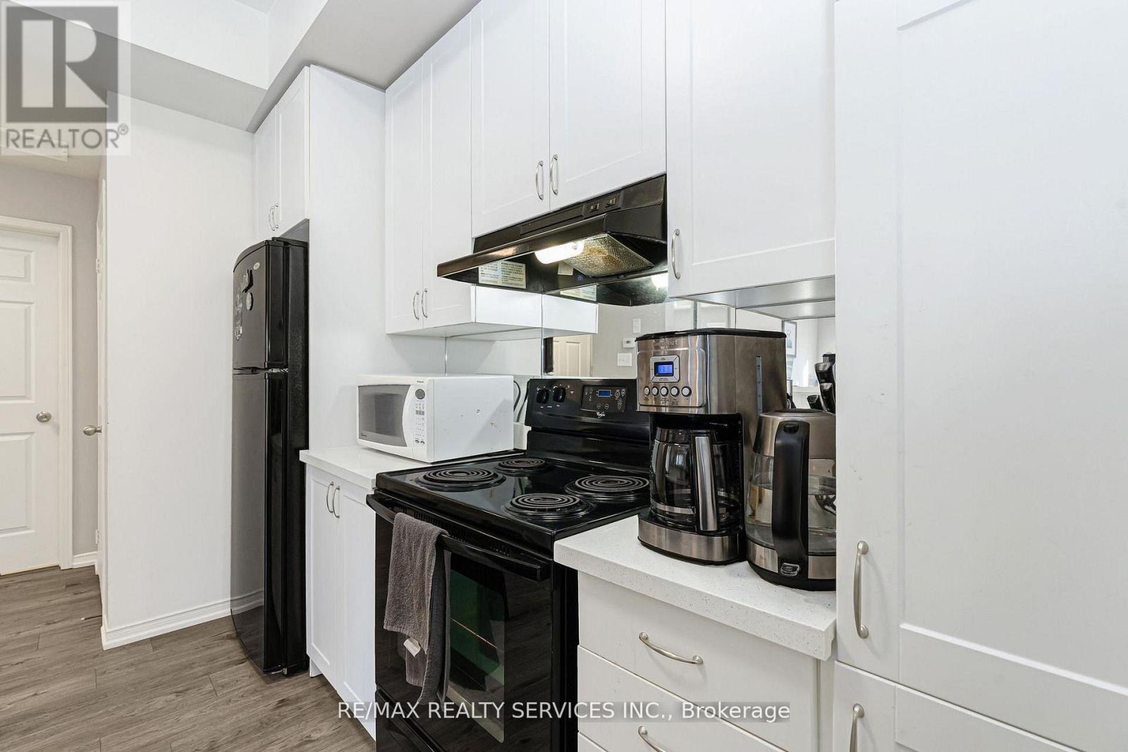 92 - 60 Fairwood Circle, Brampton, Ontario  L6R 0Y6 - Photo 16 - W13115962