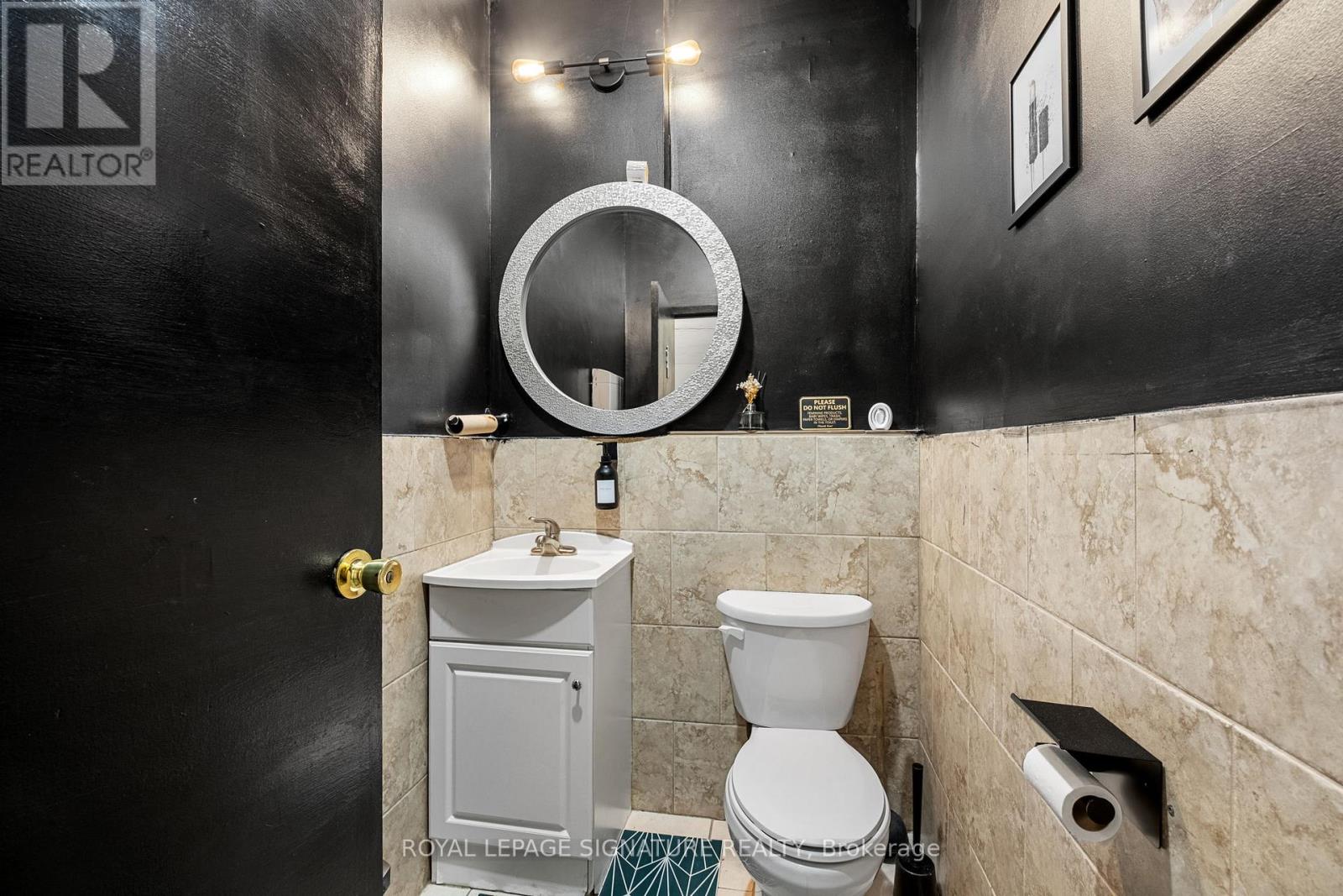 1310 St Clair Avenue W, Toronto, Ontario  M6E 1C1 - Photo 19 - W13116012