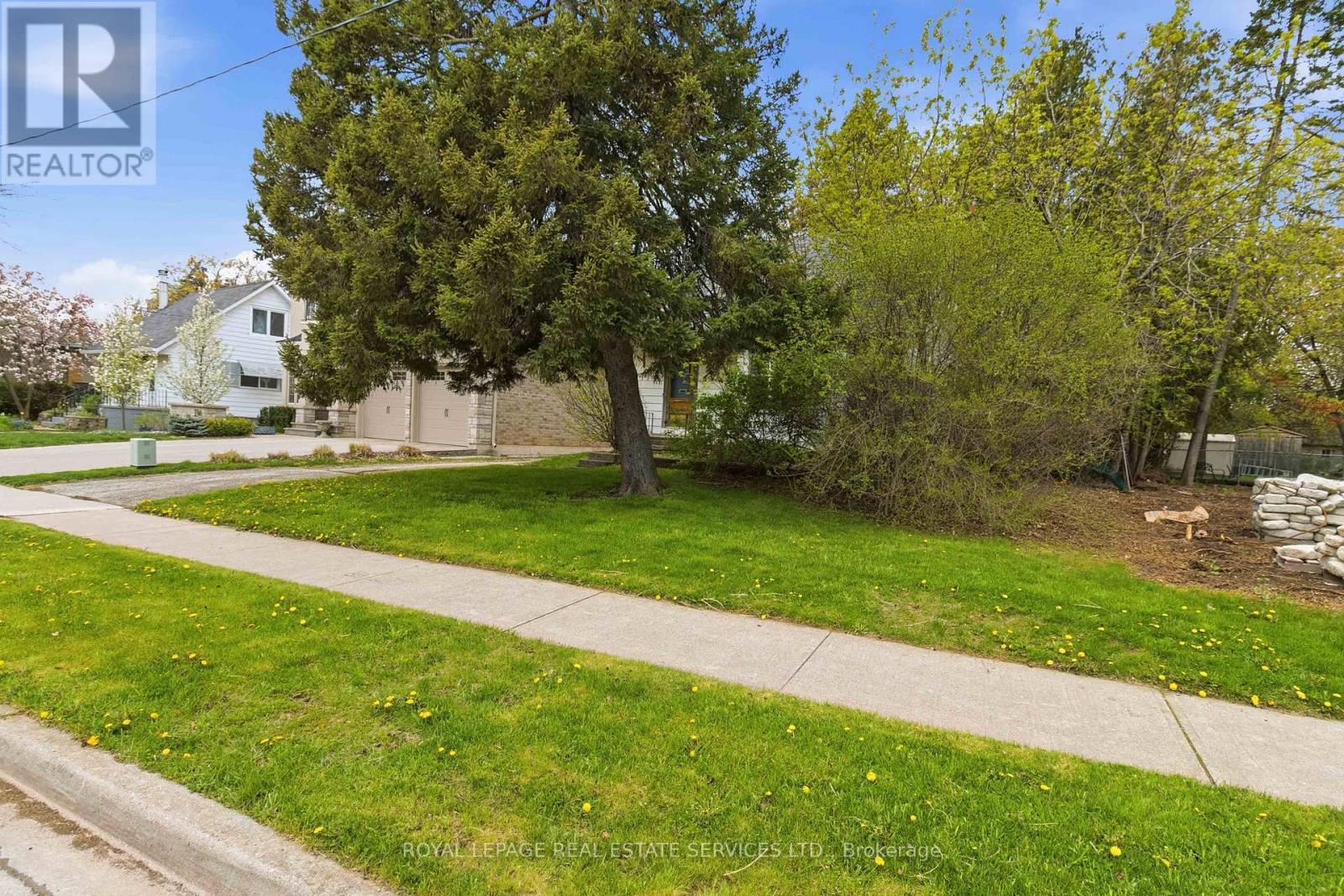 218 Jennings Crescent, Oakville, Ontario  L6L 1W1 - Photo 11 - W13116086