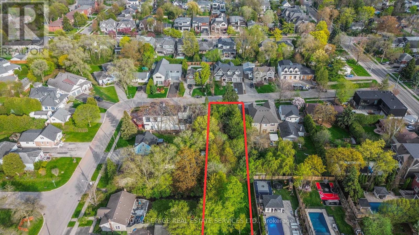 218 Jennings Crescent, Oakville, Ontario  L6L 1W1 - Photo 3 - W13116086