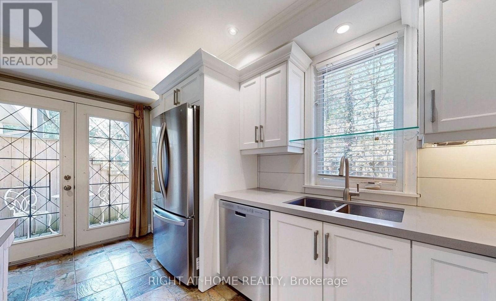 2 - 1186 Royal York Road, Toronto, Ontario  M9A 4B3 - Photo 3 - W13116116
