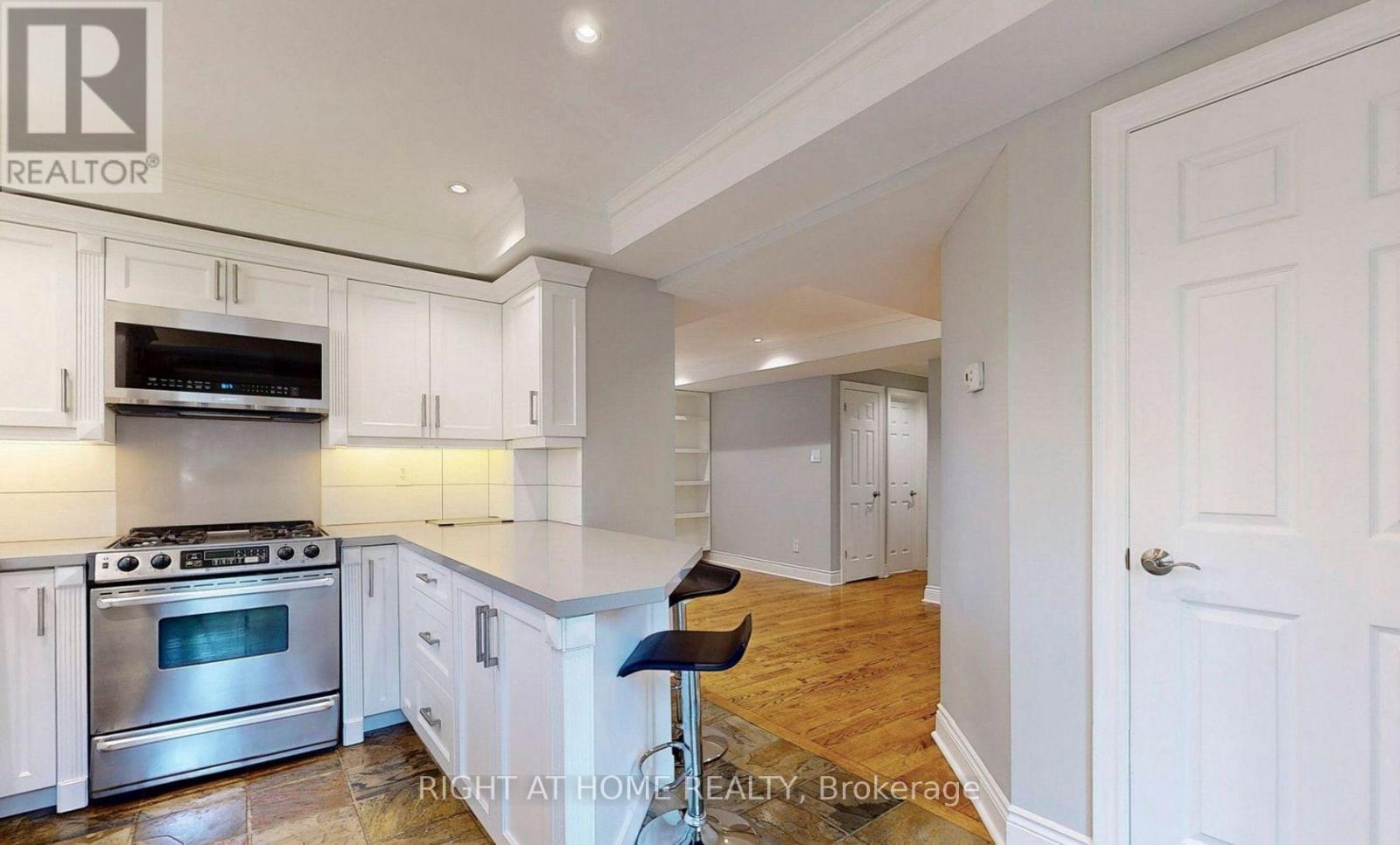 2 - 1186 Royal York Road, Toronto, Ontario  M9A 4B3 - Photo 5 - W13116116