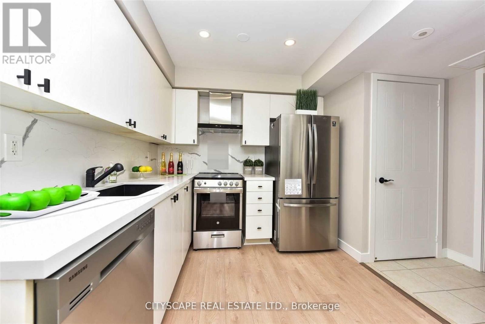 36 - 4620 Guildwood Way, Mississauga, Ontario  L5R 4H4 - Photo 2 - W13116154