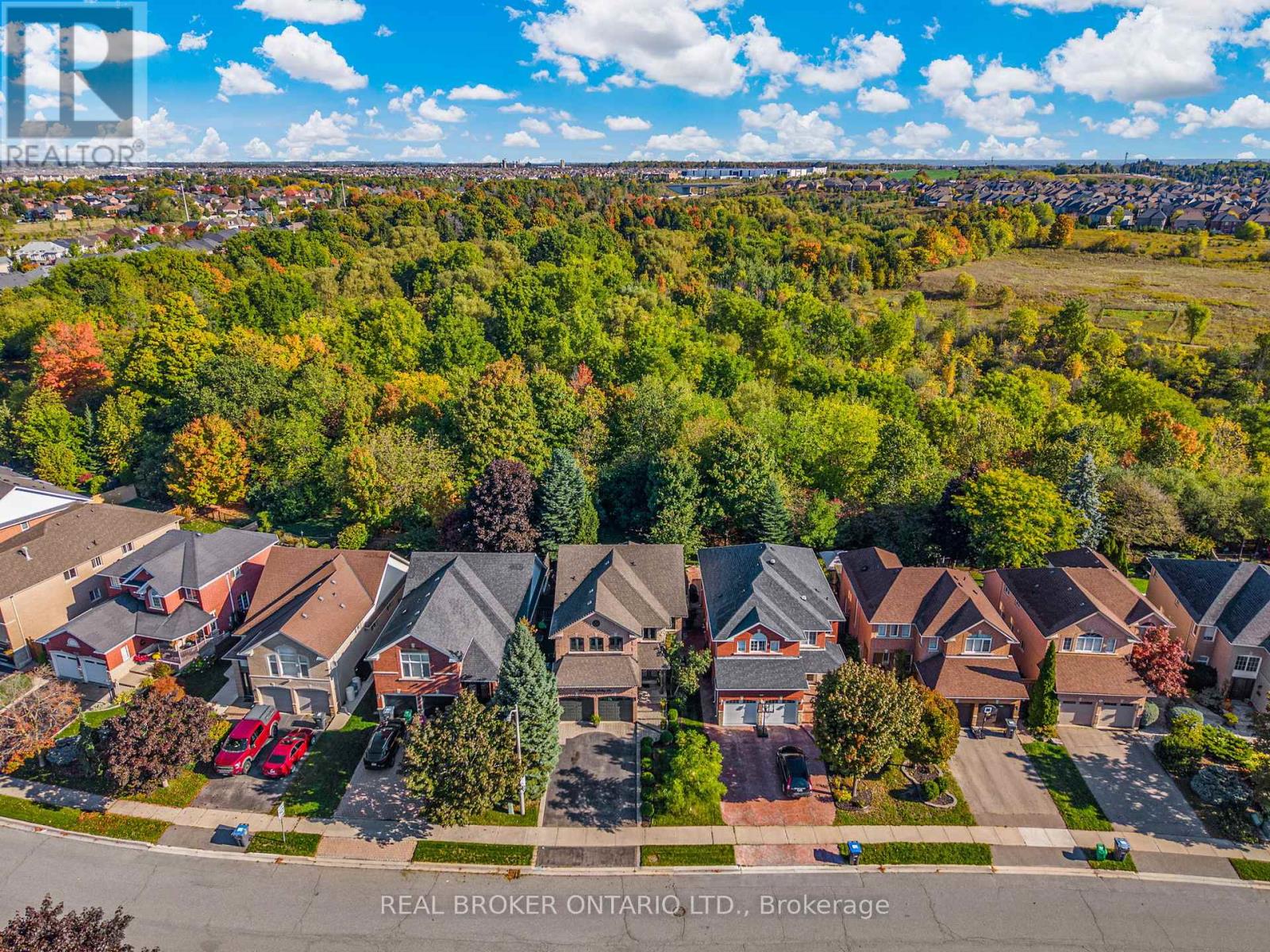 67 Summer Valley Drive, Brampton, Ontario  L6Z 4V1 - Photo 2 - W13116156