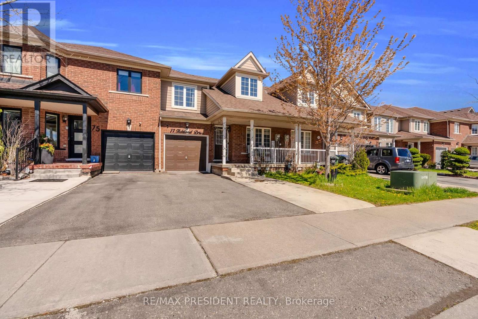 77 Tideland Drive, Brampton, Ontario L7A 2V8 - Photo 4 - W13116172