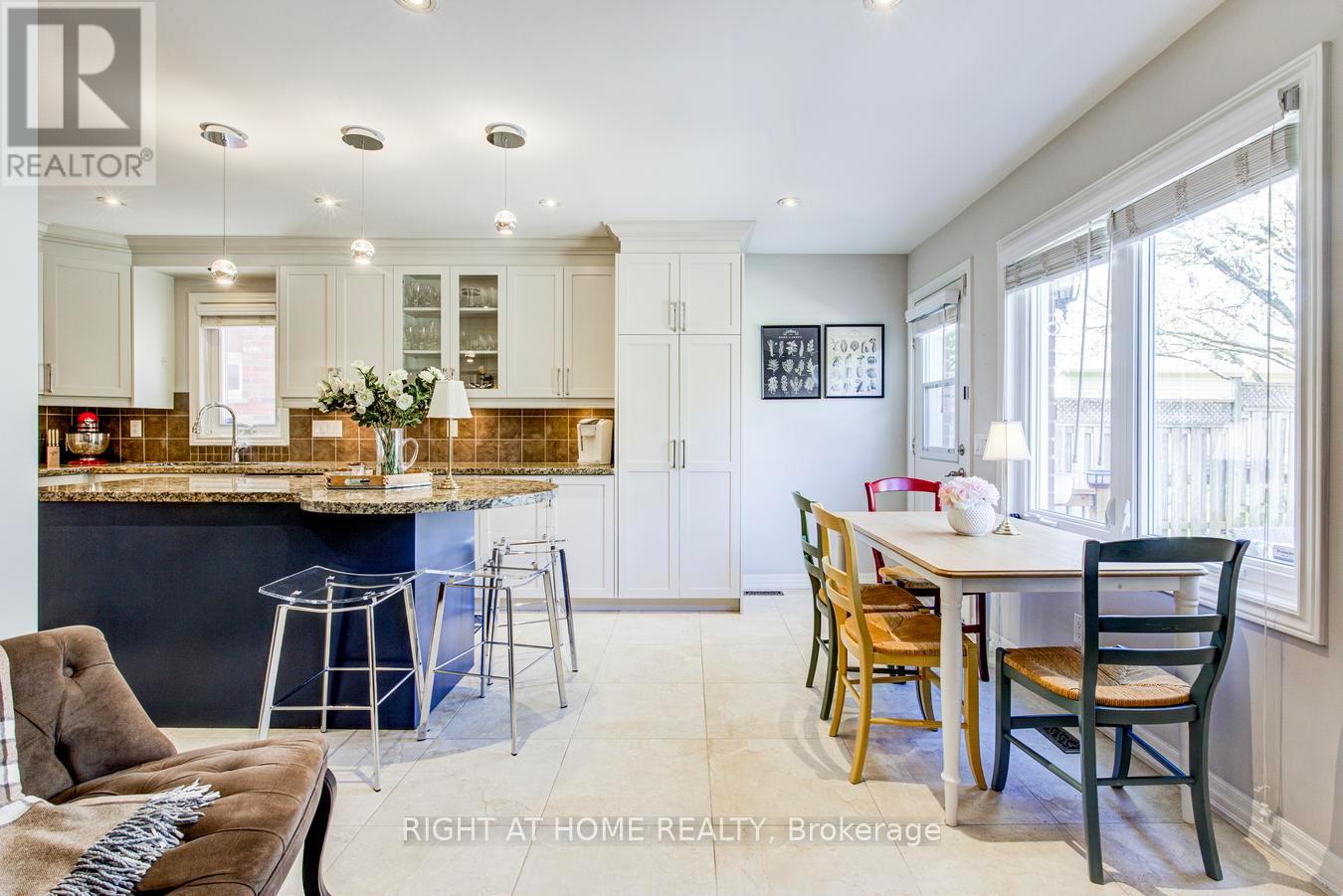 241 Lexington Road, Oakville, Ontario  L6H 6L5 - Photo 15 - W13116222