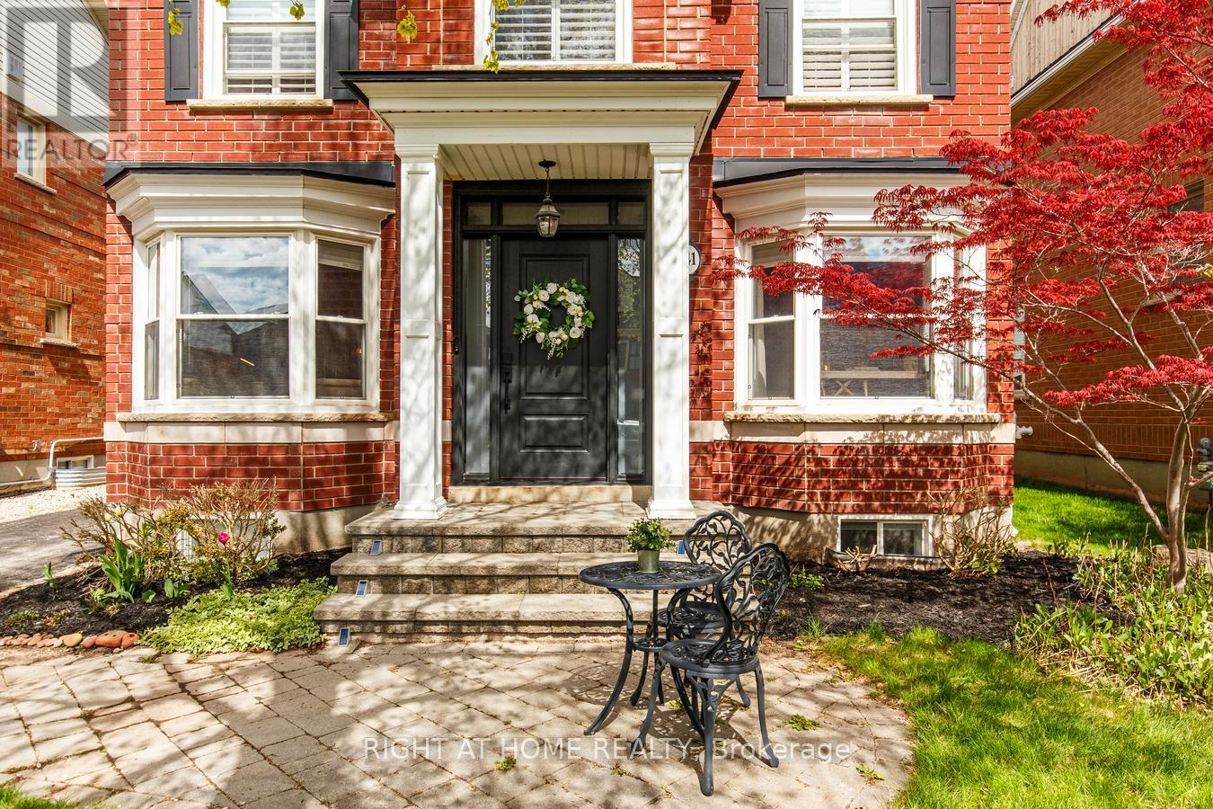 241 Lexington Road, Oakville, Ontario  L6H 6L5 - Photo 3 - W13116222