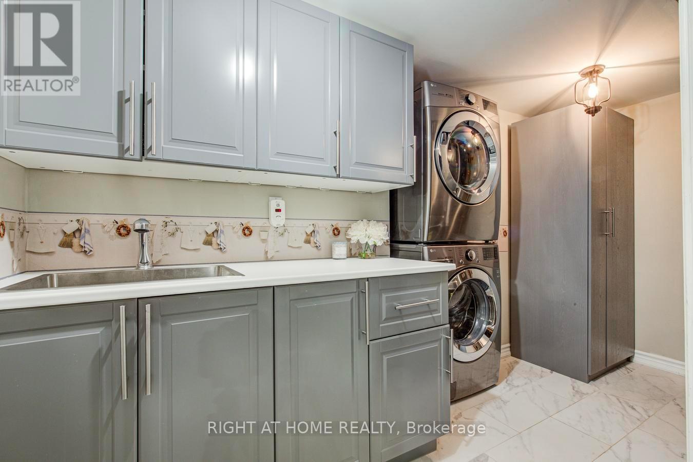 241 Lexington Road, Oakville, Ontario  L6H 6L5 - Photo 47 - W13116222