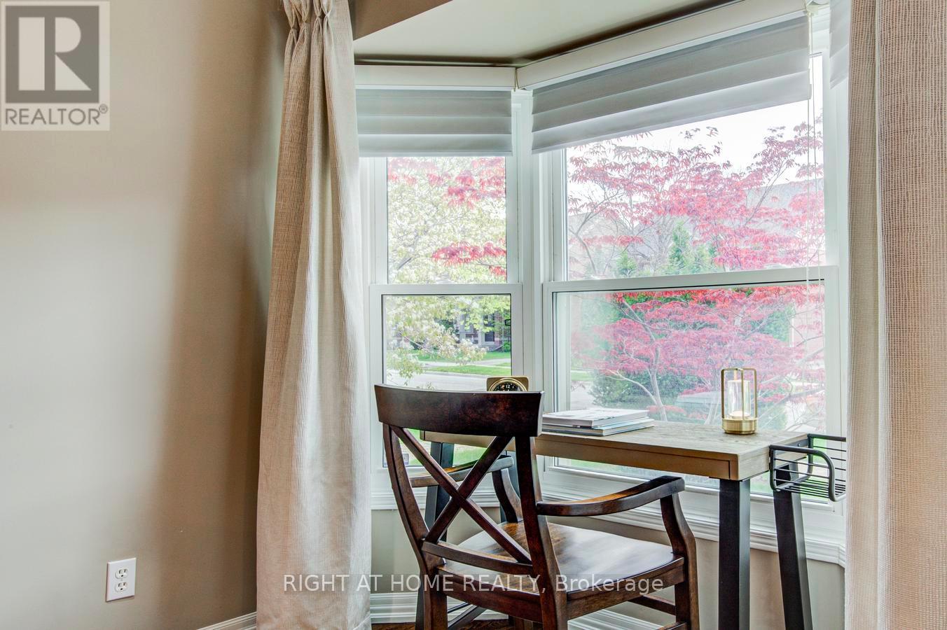 241 Lexington Road, Oakville, Ontario  L6H 6L5 - Photo 5 - W13116222