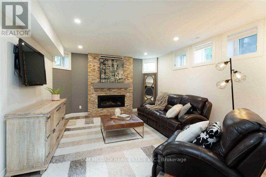2064 Almira Court, Mississauga, Ontario  L5H 4A5 - Photo 24 - W13116246