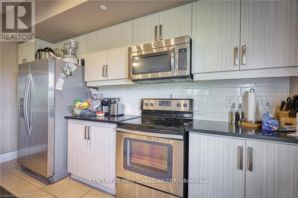 410 - 89 Ridout Street S, London South, Ontario  N6C 3X2 - Photo 24 - X12921986
