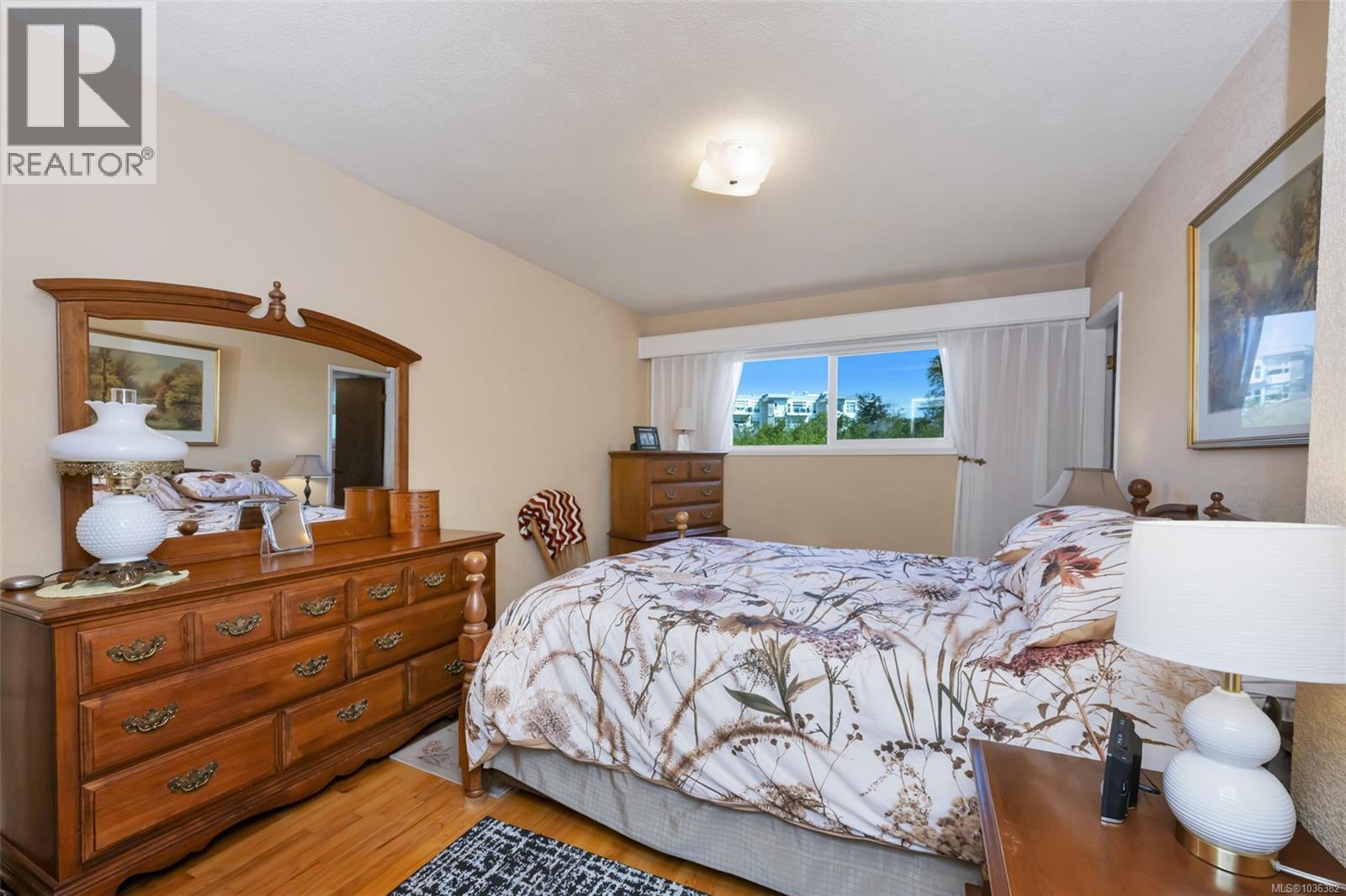 989 Abbey Rd E, Saanich, British Columbia  V8Y 1L1 - Photo 15 - 1036382