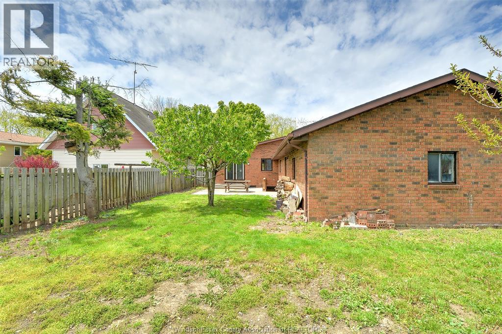 204 Pearson Drive, Harrow, Ontario  N0R 1G0 - Photo 6 - 26010862