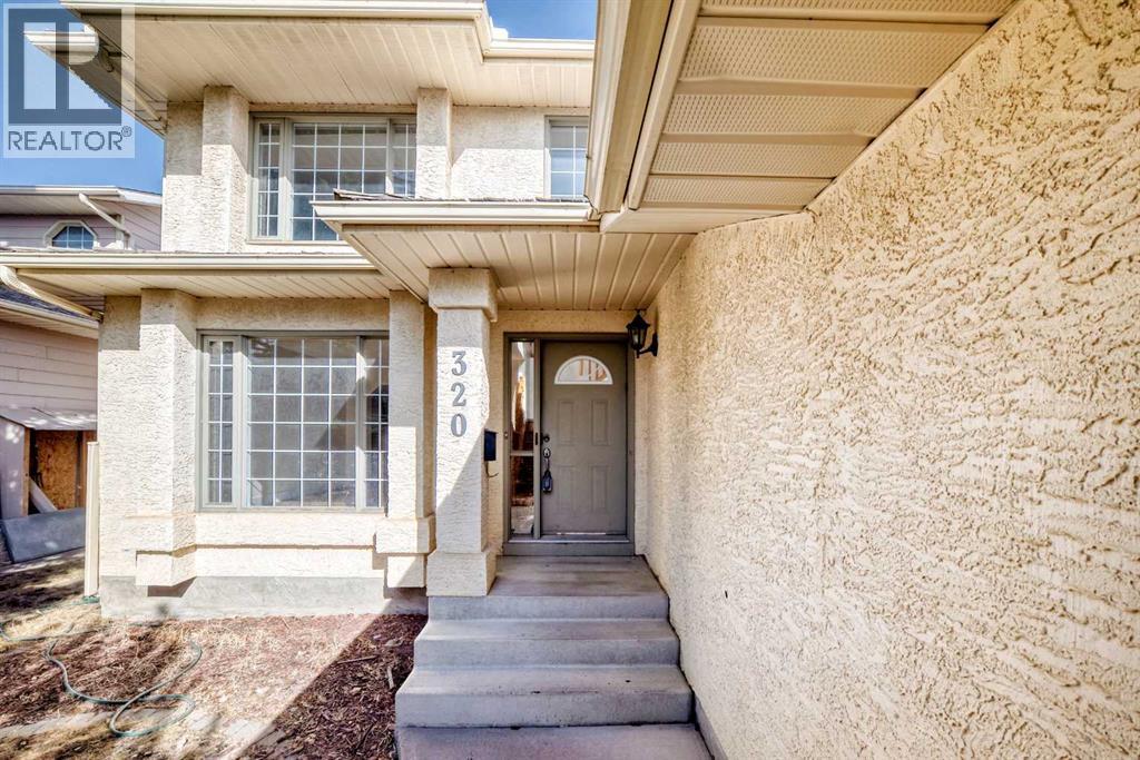 320 Sunmills Drive SE, Calgary, Alberta  T2X 3E7 - Photo 3 - A2291788