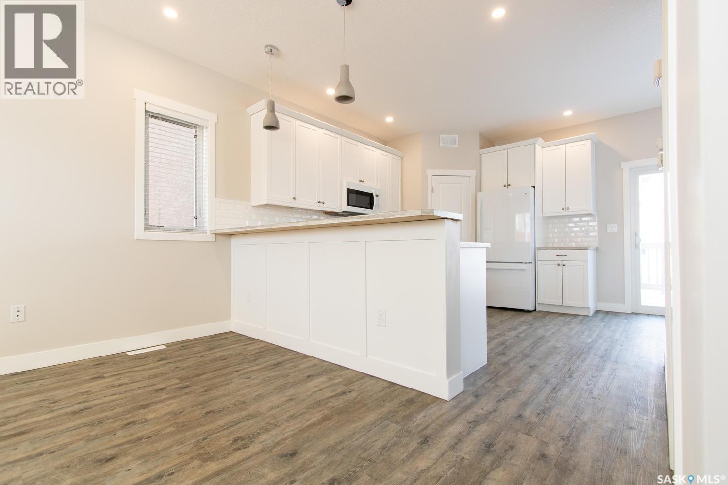 460 Forget Street, Regina, Saskatchewan  S4R 4X9 - Photo 2 - SK035307