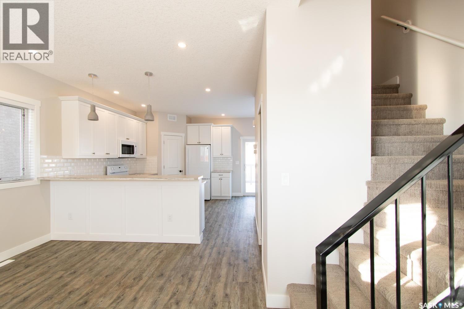 460 Forget Street, Regina, Saskatchewan  S4R 4X9 - Photo 3 - SK035307