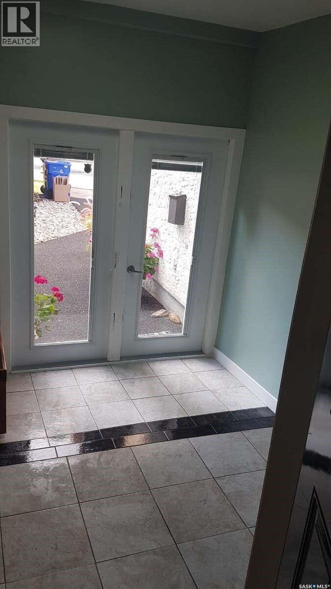 819 Morris Crescent N, Regina, Saskatchewan  S4X 2L6 - Photo 3 - SK035343
