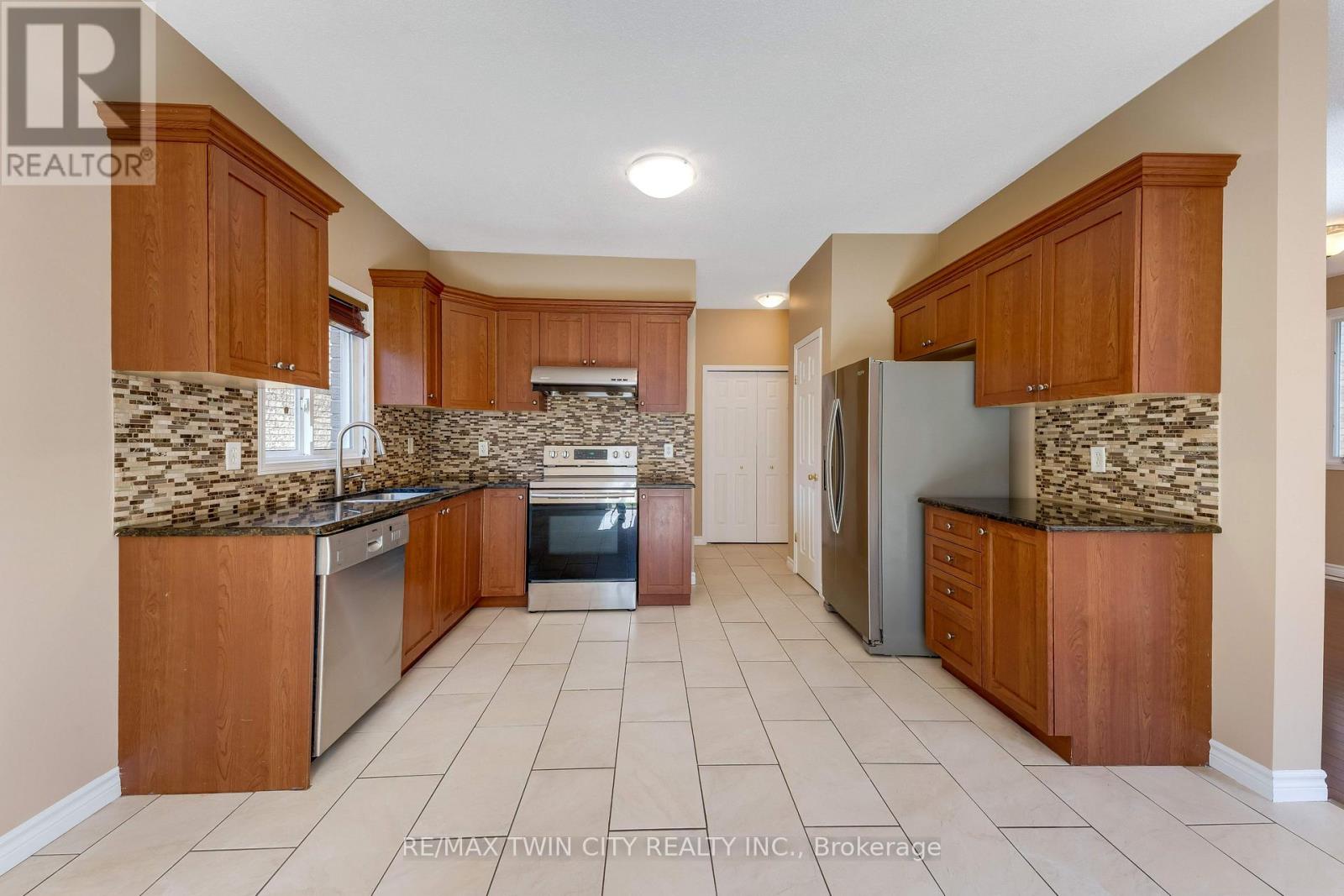 15 Isabella Street, Kitchener, Ontario  N2E 4J9 - Photo 11 - X13116328