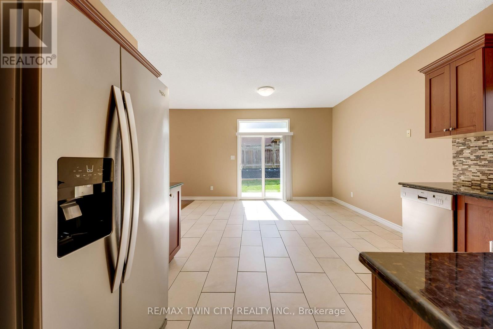 15 Isabella Street, Kitchener, Ontario  N2E 4J9 - Photo 14 - X13116328