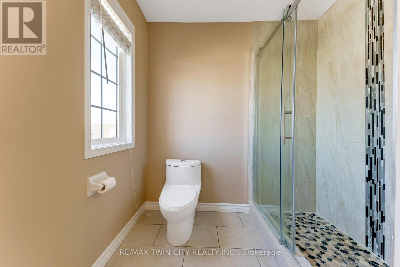 15 Isabella Street, Kitchener, Ontario  N2E 4J9 - Photo 34 - X13116328