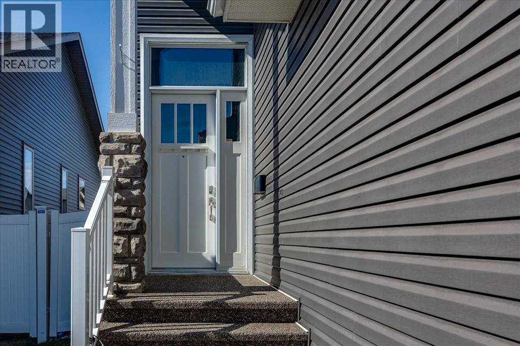 240 Van Slyke Way, Red Deer, Alberta  T4R 0N9 - Photo 3 - A2304630