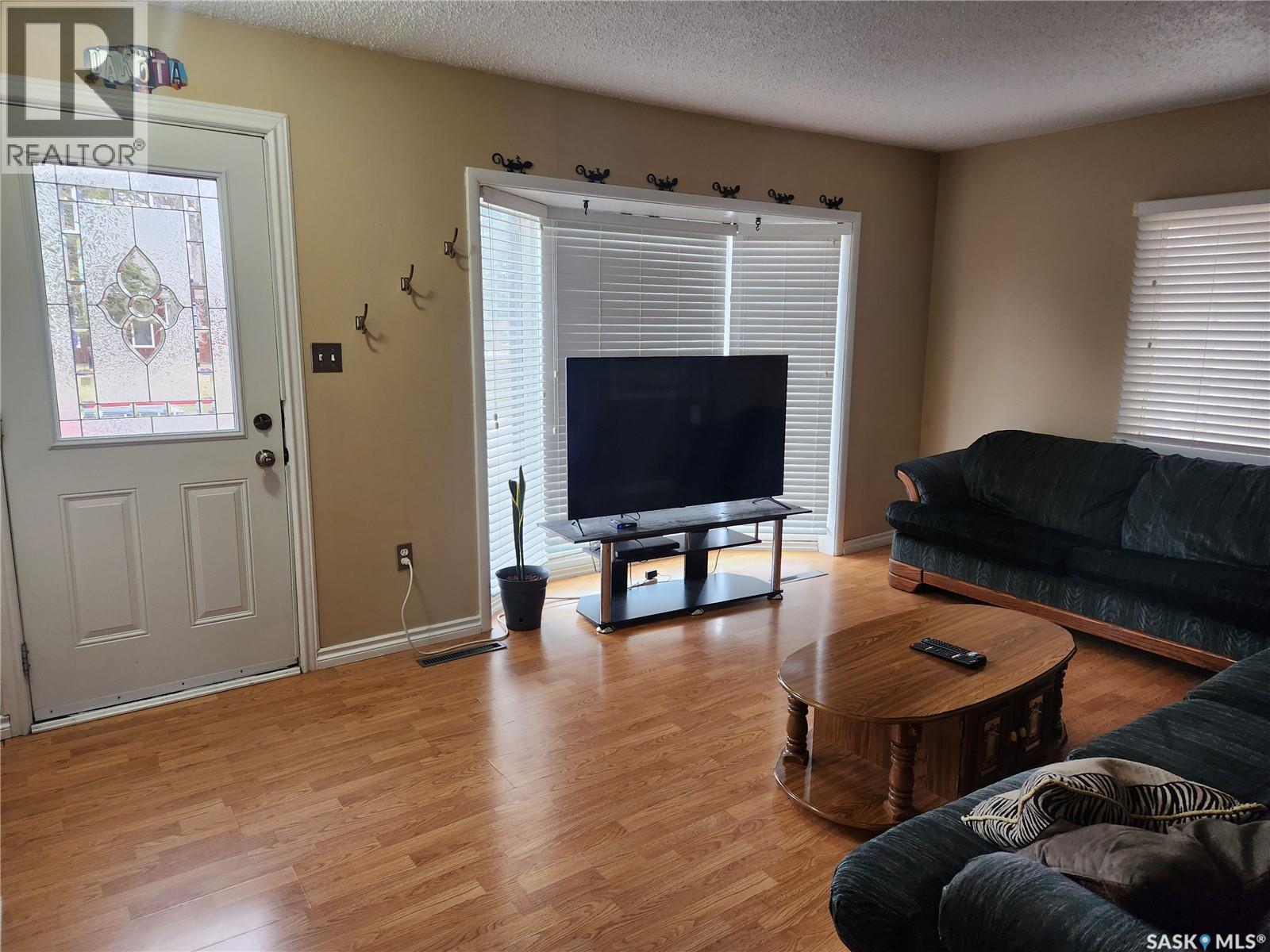 1018 108th Avenue, Tisdale, Saskatchewan  S0E 1T0 - Photo 3 - SK035673