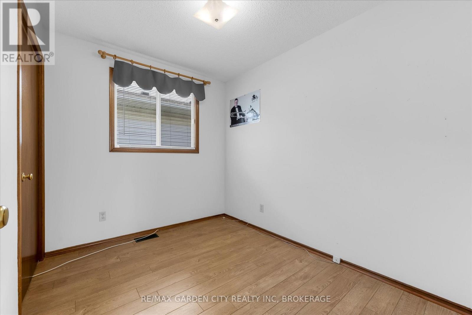 71 Hazel Street, St. Catharines, Ontario  L2T 4B8 - Photo 15 - X13116432