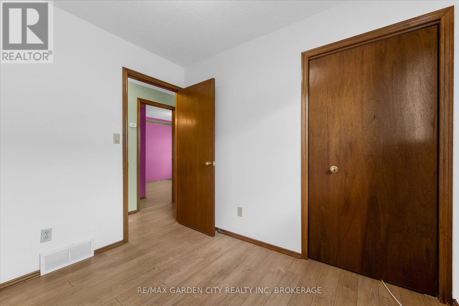 71 Hazel Street, St. Catharines, Ontario  L2T 4B8 - Photo 16 - X13116432