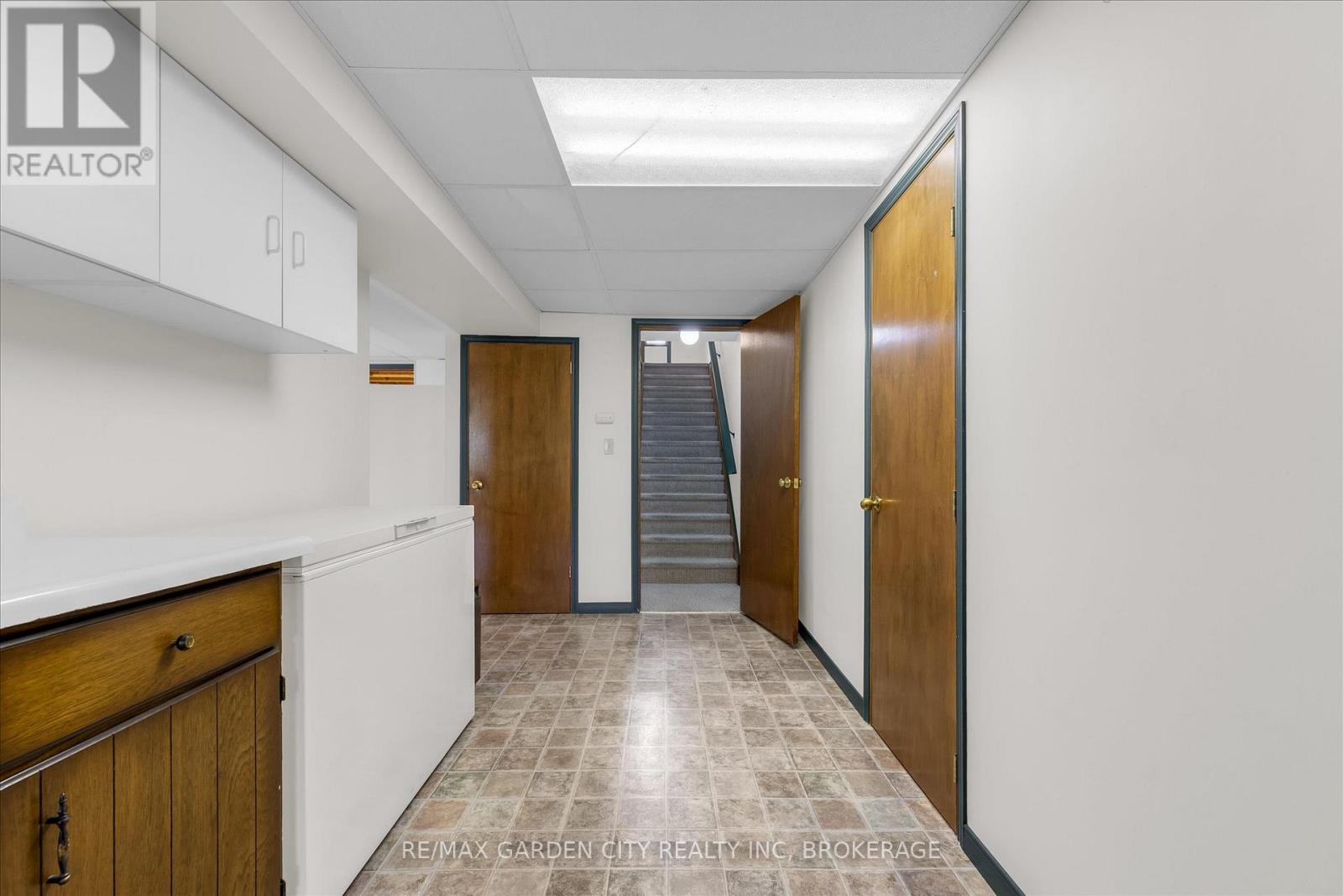 71 Hazel Street, St. Catharines, Ontario  L2T 4B8 - Photo 18 - X13116432