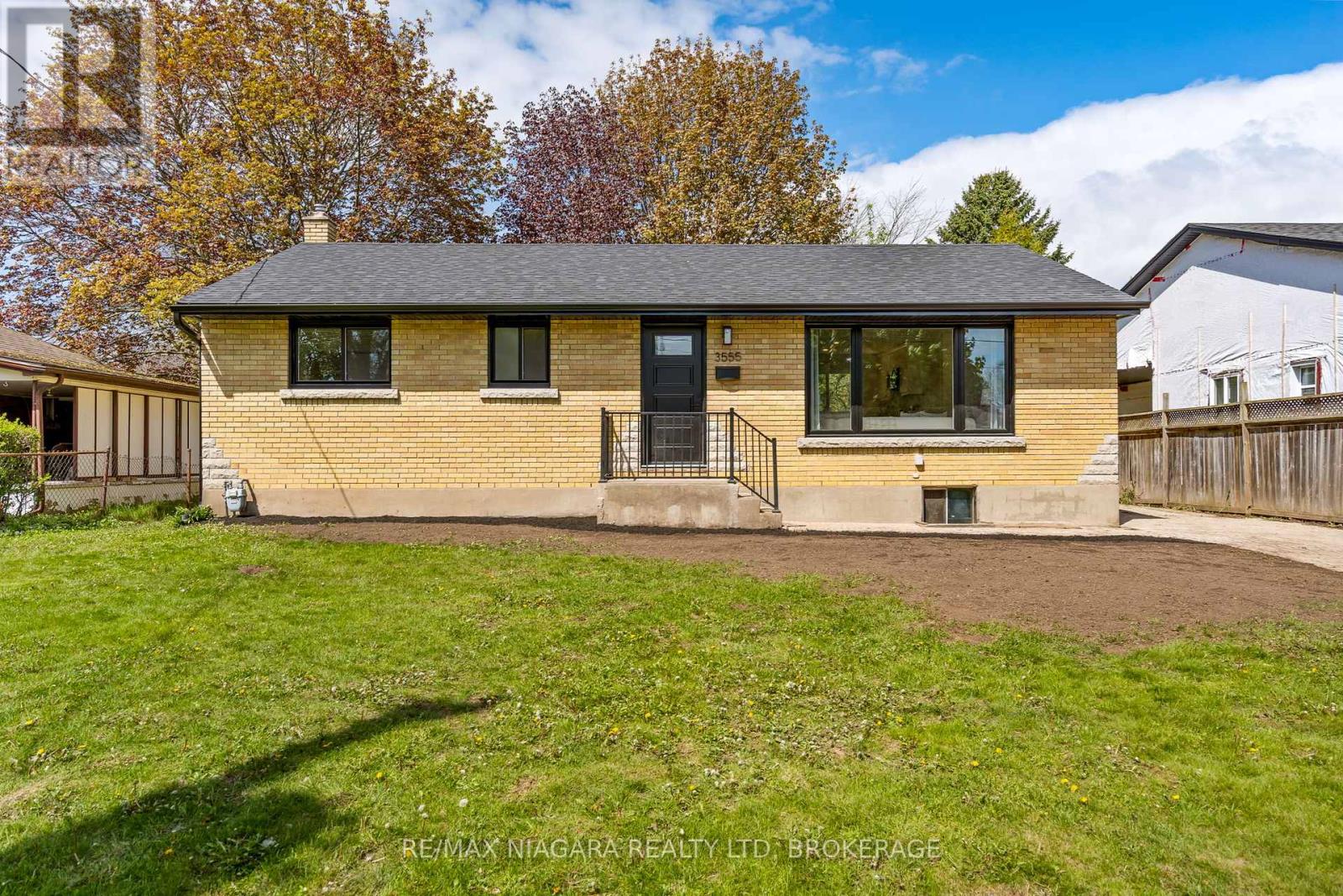 3555 Gainsborough Avenue, Niagara Falls, Ontario  L2J 2T9 - Photo 1 - X13116508
