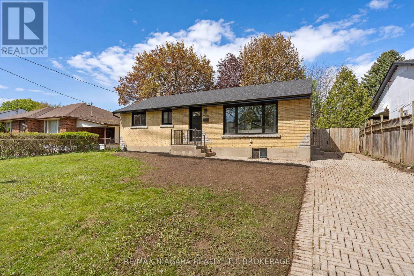 3555 Gainsborough Avenue, Niagara Falls, Ontario  L2J 2T9 - Photo 2 - X13116508