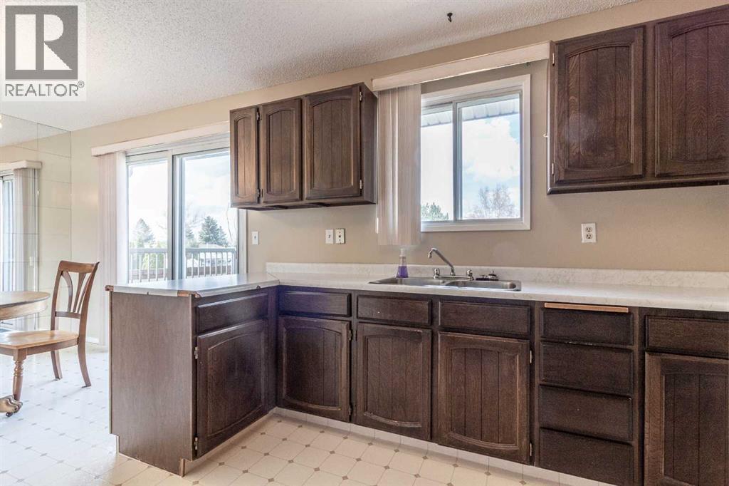 998 17 Street Ne, Medicine Hat, Alberta  T1C 1M6 - Photo 16 - A2309506