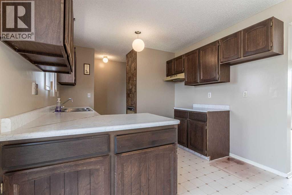 998 17 Street Ne, Medicine Hat, Alberta  T1C 1M6 - Photo 14 - A2309506