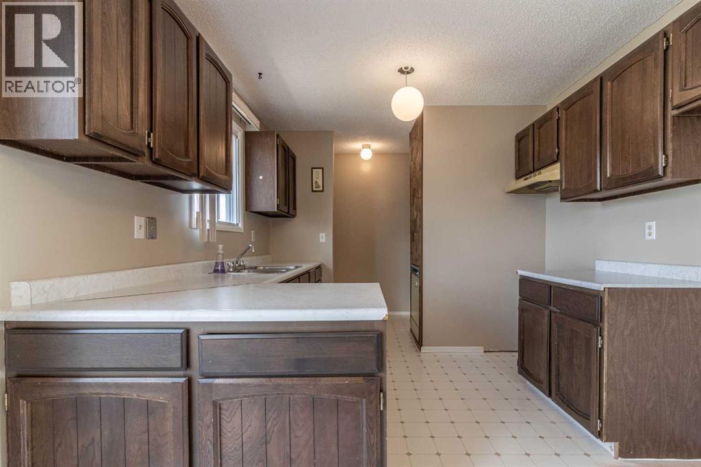 998 17 Street Ne, Medicine Hat, Alberta  T1C 1M6 - Photo 13 - A2309506